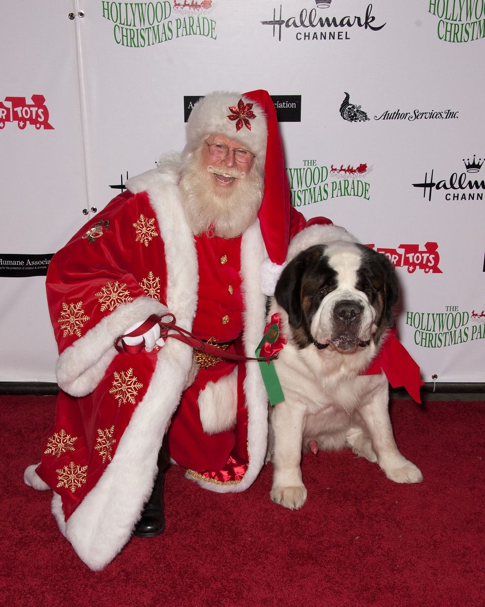 Photos: 80th Anniversary of The Hollywood Christmas Parade benefiting Marine Toys | Picture 132484